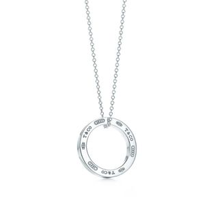 1837 circle pendant necklace